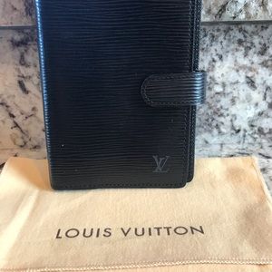 Louis Vuitton epi agenda pm